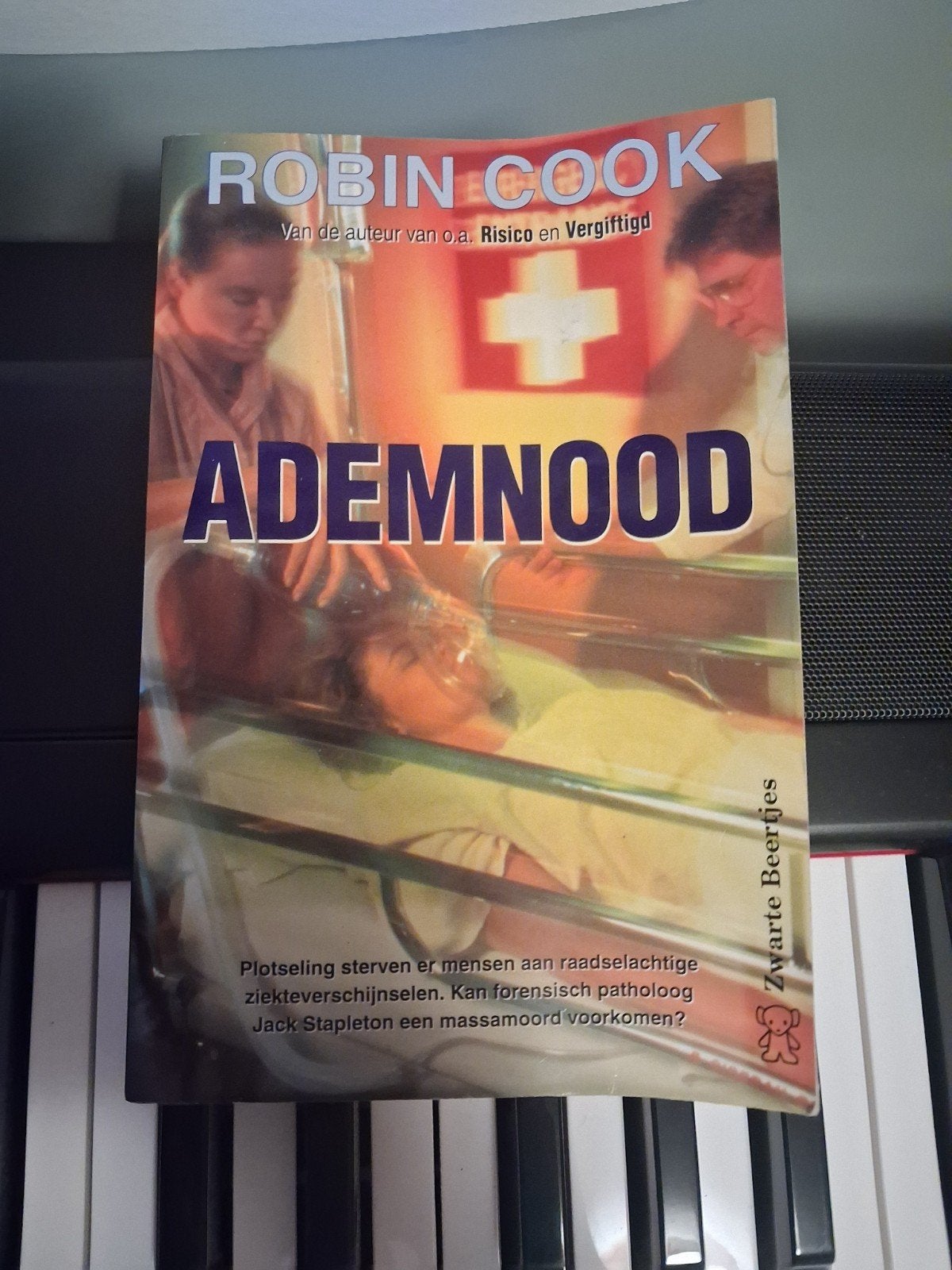Ademnood - Robin Cook (Thriller), Ophalen of Verzenden, Zo goed als nieuw, Robin Cook