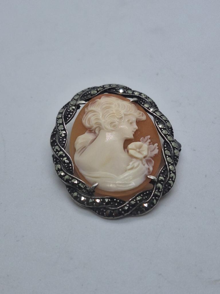 Zilveren Broche met Markasiet en Camee, Sieraden, Tassen en Uiterlijk, Broches, Gebruikt, Zilver, Zilver, 4 tot 7 cm, Met edelsteen