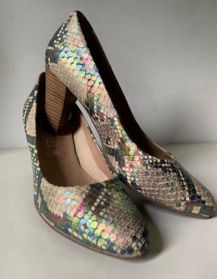 Leren pumps mt 38 - LAURA DI SARPI - in nieuwstaat, Ophalen of Verzenden, Zo goed als nieuw