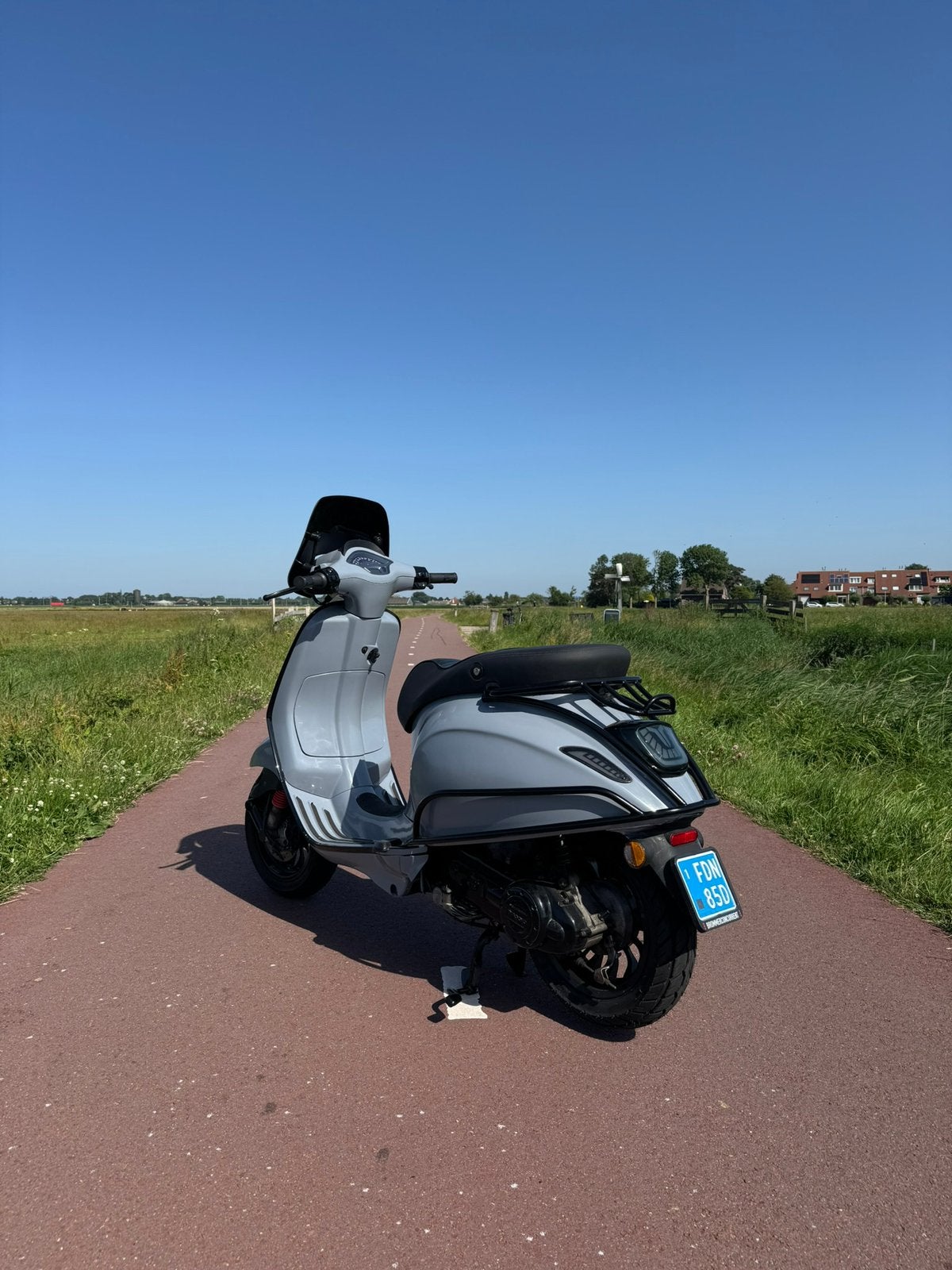 Vespa Sprint + Alarm, Fietsen en Brommers, Scooters | Vespa, Vespa S, Ophalen of Verzenden, Zo goed als nieuw, Benzine