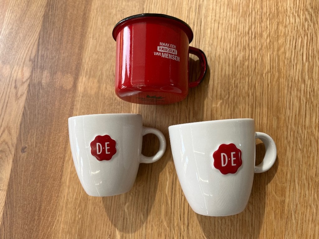 DE koffie bekers, 2x aardewerk en 1x emaille, Huis en Inrichting, Keuken | Servies, Ophalen of Verzenden, Zo goed als nieuw, Overige stijlen