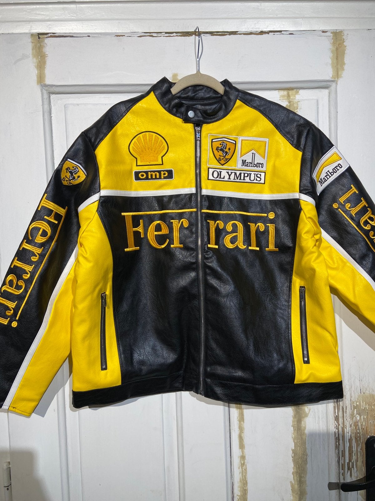 Ferrari Marlboro-jas Rood (maat XL) Lederlook yellow, Ophalen of Verzenden, Zo goed als nieuw, Maat 56/58 (XL), Geel
