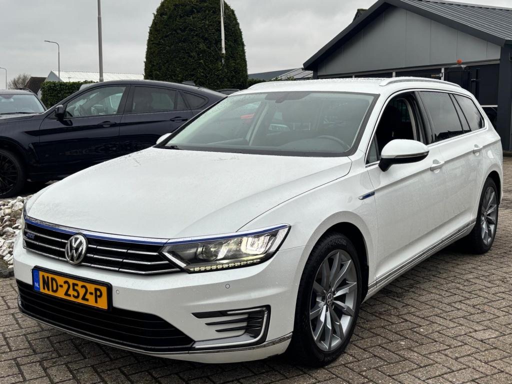 Volkswagen Passat Variant 1.4 TSI GTE Automaat DSG Highline, Auto's, Automaat, Gebruikt, Euro 6, 4 cilinders