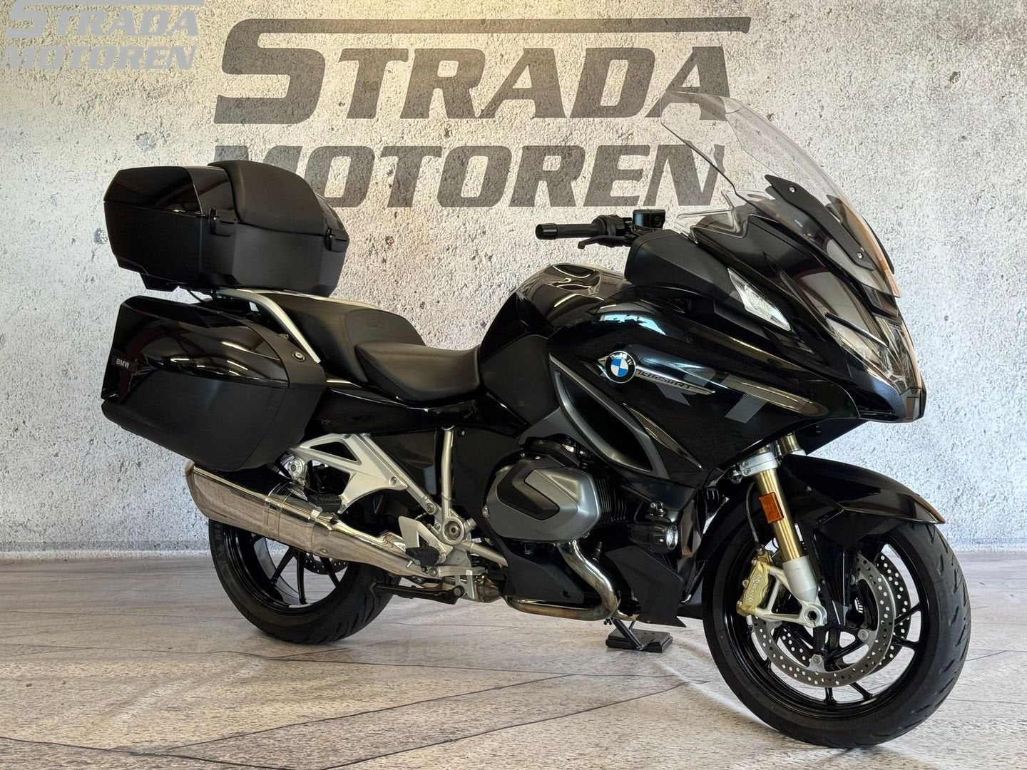 BMW R 1250 RT (bj 2025) triple black, Motoren, 2 cilinders, 1254 cc, Bedrijf, Onbekend
