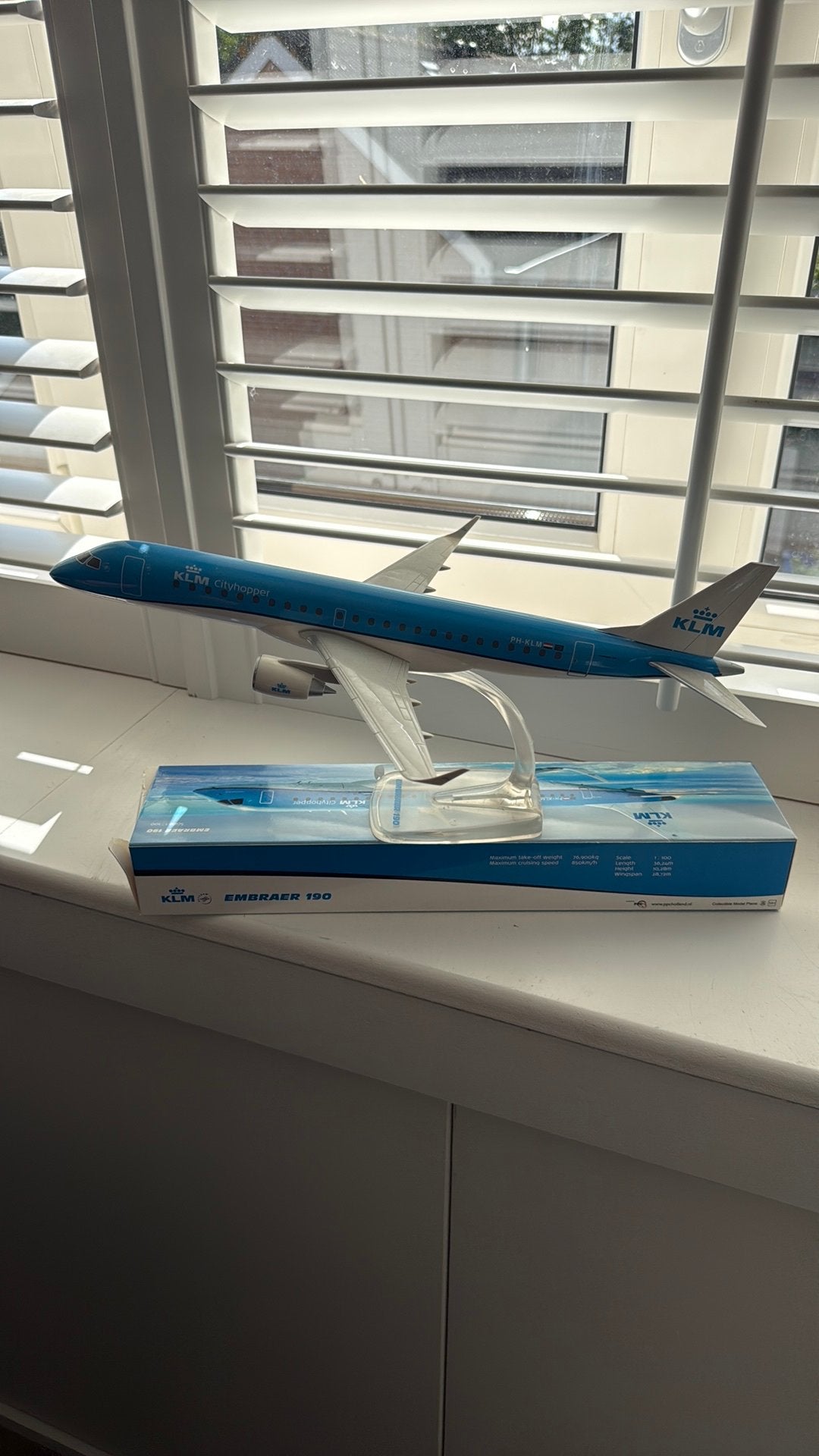 Schaalmodel Embraer 190 KLM Cityhopper, Ophalen of Verzenden, Zo goed als nieuw, Schaalmodel