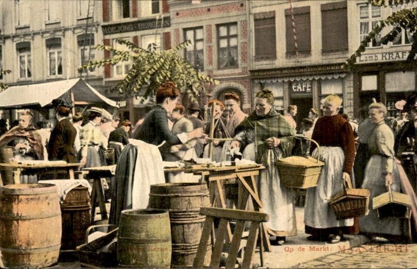 Maastricht - Markt - Vrouwen bij kraampjes, Ophalen of Verzenden, Voor 1920, Gelopen, Limburg