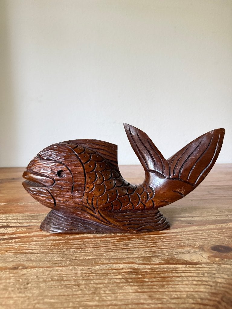 Sculptuur / beeld - Vis / walvis - handgesneden hout, Antiek en Kunst, Houtsnijwerk, Ophalen of Verzenden, Handgemaakt, 20 - 50 cm