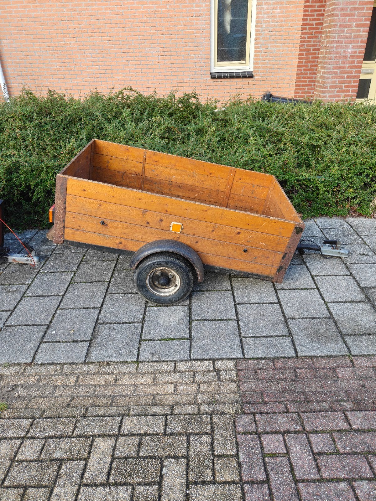 Kleine aanhanger met iets werk of onderdelen., Ophalen, Gebruikt