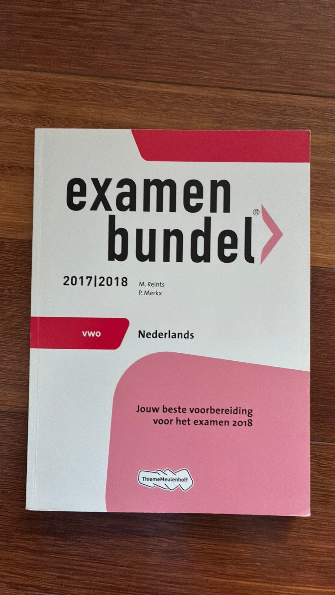 Examenbundel vwo Nederlands 2017/2018, Ophalen of Verzenden, Zo goed als nieuw, VWO, Nederlands