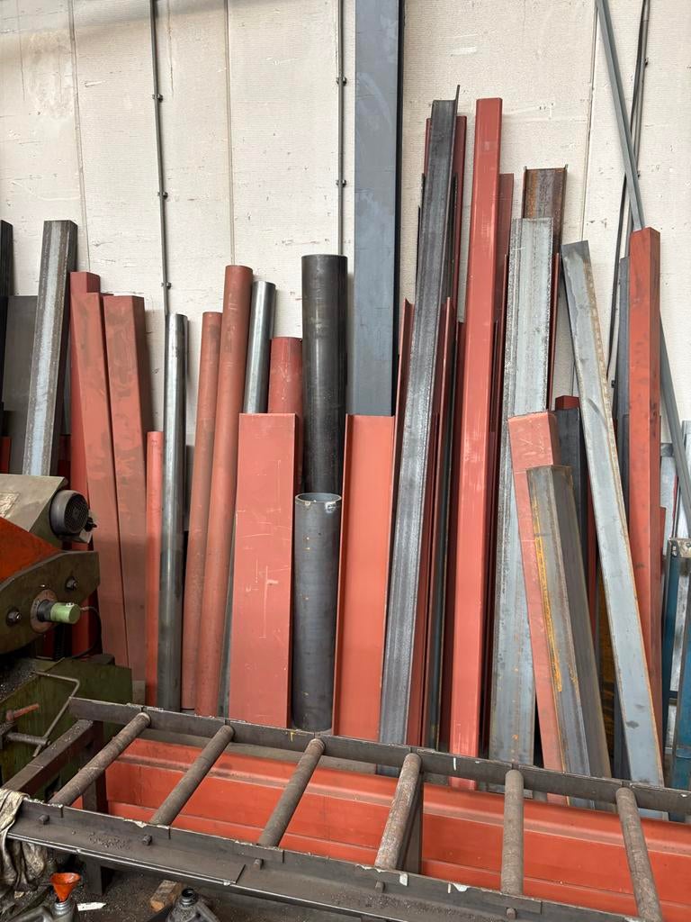 IJzer: Div  lengtes en reststukken te koop :hijsmagneet ook, Doe-het-zelf en Verbouw, Metalen, Ophalen, Gebruikt, IJzer