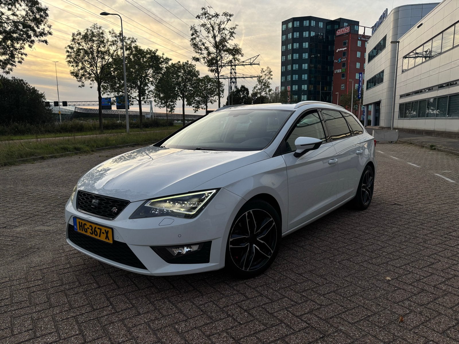 Seat Leon FR 1.4 TSI DSG – sportief | NAP | Connect Pack, Auto's, Zwart, 4 cilinders, 150 pk, Leon