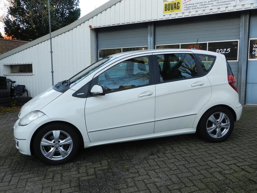 Mercedes-Benz A-Klasse 180 BlueEFFICIENCY Business Class Hal, Voorwielaandrijving, 15 km/l, Gebruikt, Zwart