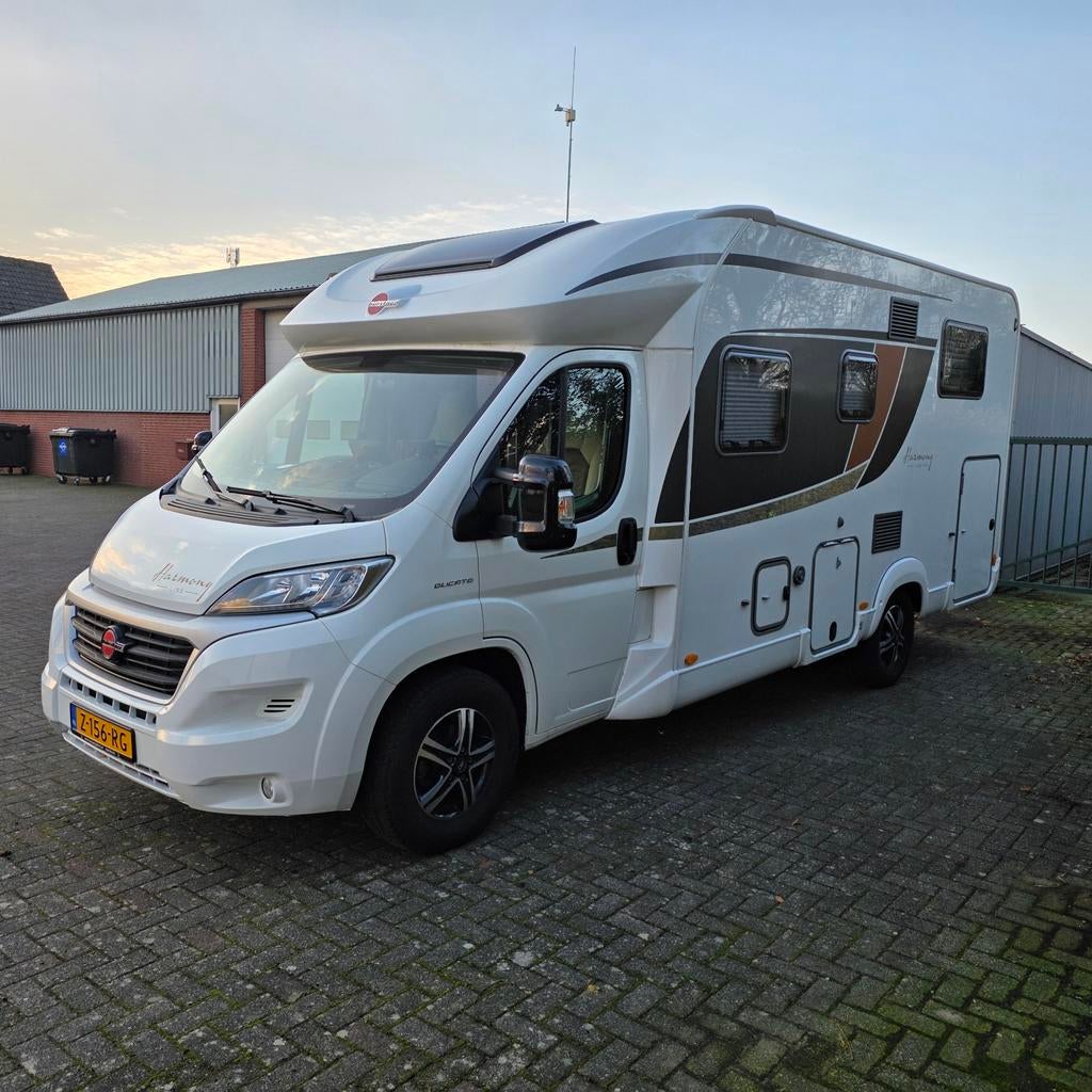 Bürstner Lyseo 690  Harmony Line, Automaat, Ringverwarming, Fiat, 6 tot 7 meter