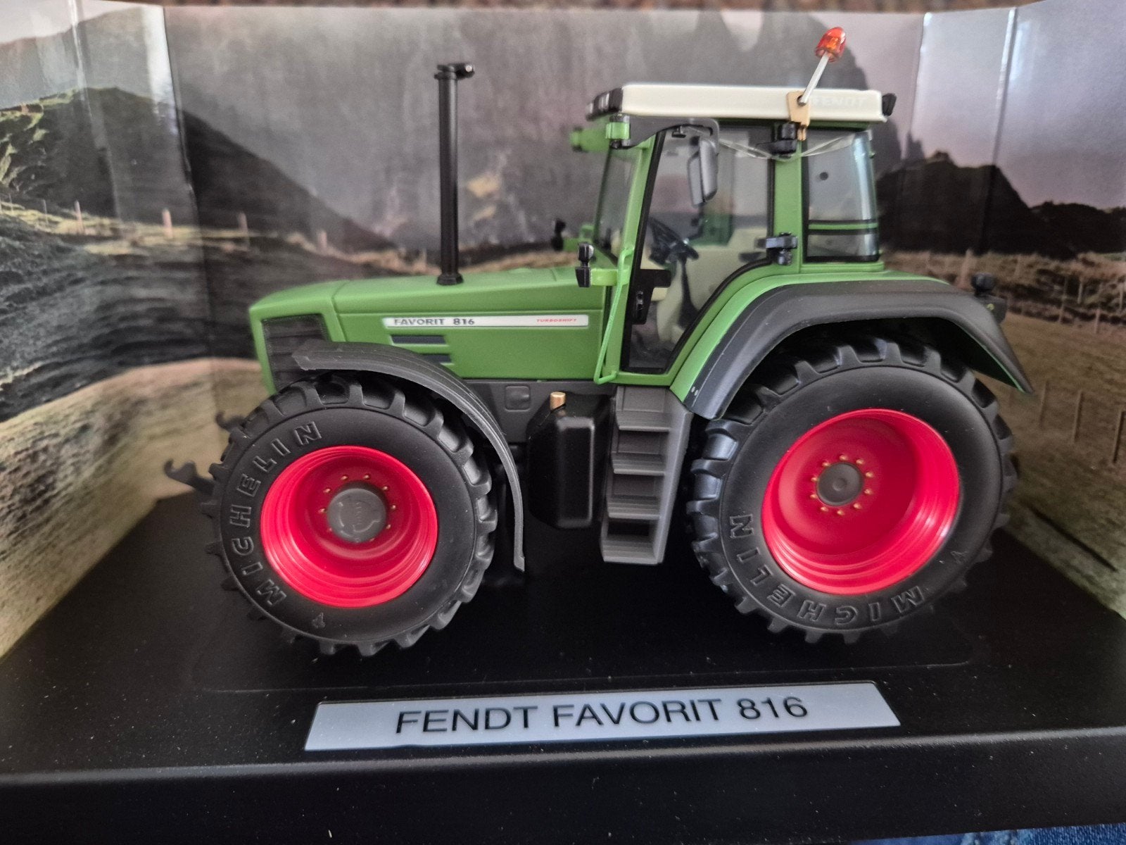 Fendt Favorit 816 Die-Cast Model Tractor Schaal 1:32, Hobby en Vrije tijd, Modelauto's | 1:32, Ophalen of Verzenden, Nieuw, Overige typen