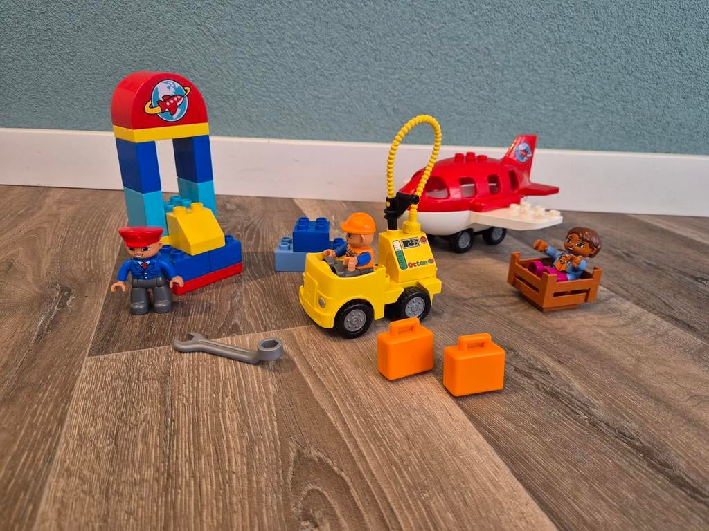 LEGO Duplo 10590 Vliegveld - Complete set met figuren, Gebruikt, Overige thema's, Compleet, Ophalen of Verzenden