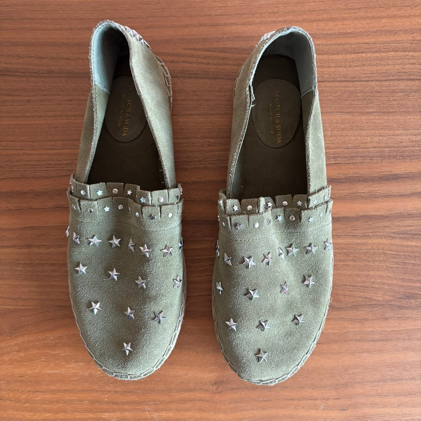 Zachtgroene suède espadrilles met spikes, maat 39,5/40, Ophalen of Verzenden, Zo goed als nieuw, Espadrilles of Moccasins, Groen