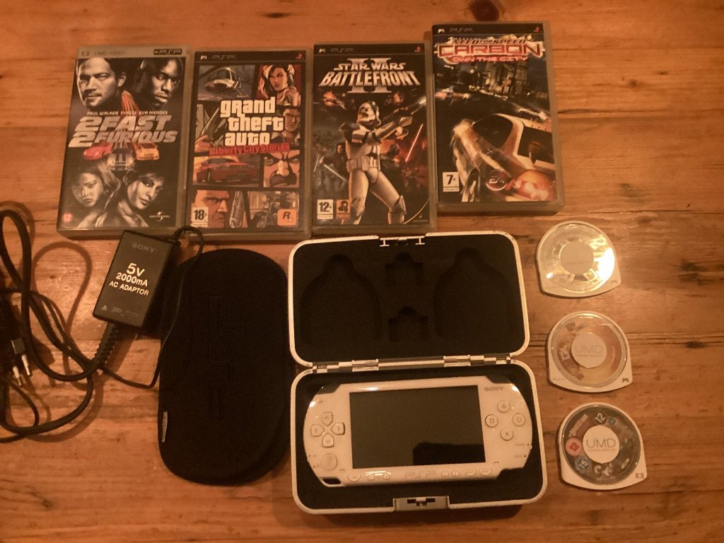 Sony PSP 1004 (Ceramic White) Set met 6 Games & Accessoires, Ophalen of Verzenden, Gebruikt, PSP