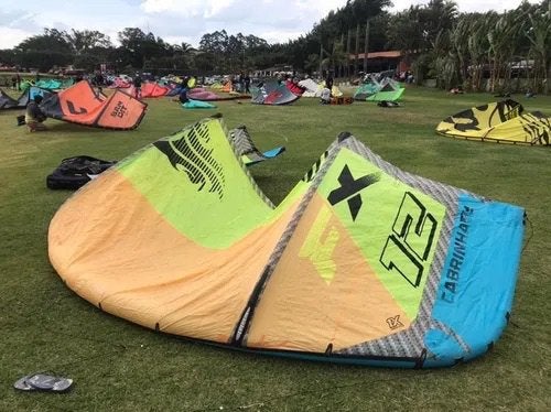 Cabrinha FX 12m, Watersport en Boten, Kitesurfen, Geen board, Ophalen, Zo goed als nieuw, 12 m²