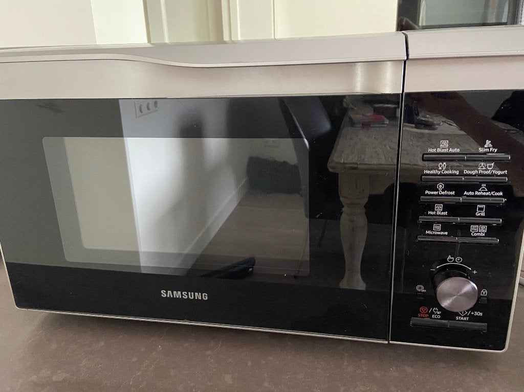 Samsung combi-magnetron 28L- Oven/Grill/Hete lucht, Ophalen, Minder dan 45 cm, Gebruikt, Combi-oven