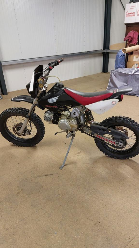Pitbike Skyteam 125cc 4-takt semi-automaat crossmotor, Fietsen en Brommers, Brommers | Crossbrommers, Gebruikt, Honda, Ophalen of Verzenden
