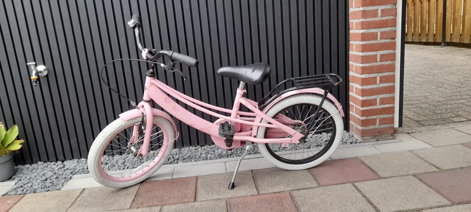 Roze meisjesfiets 18 inch met terugtraprem, Fietsen en Brommers, Ophalen, Terugtraprem, Gebruikt, Handrem