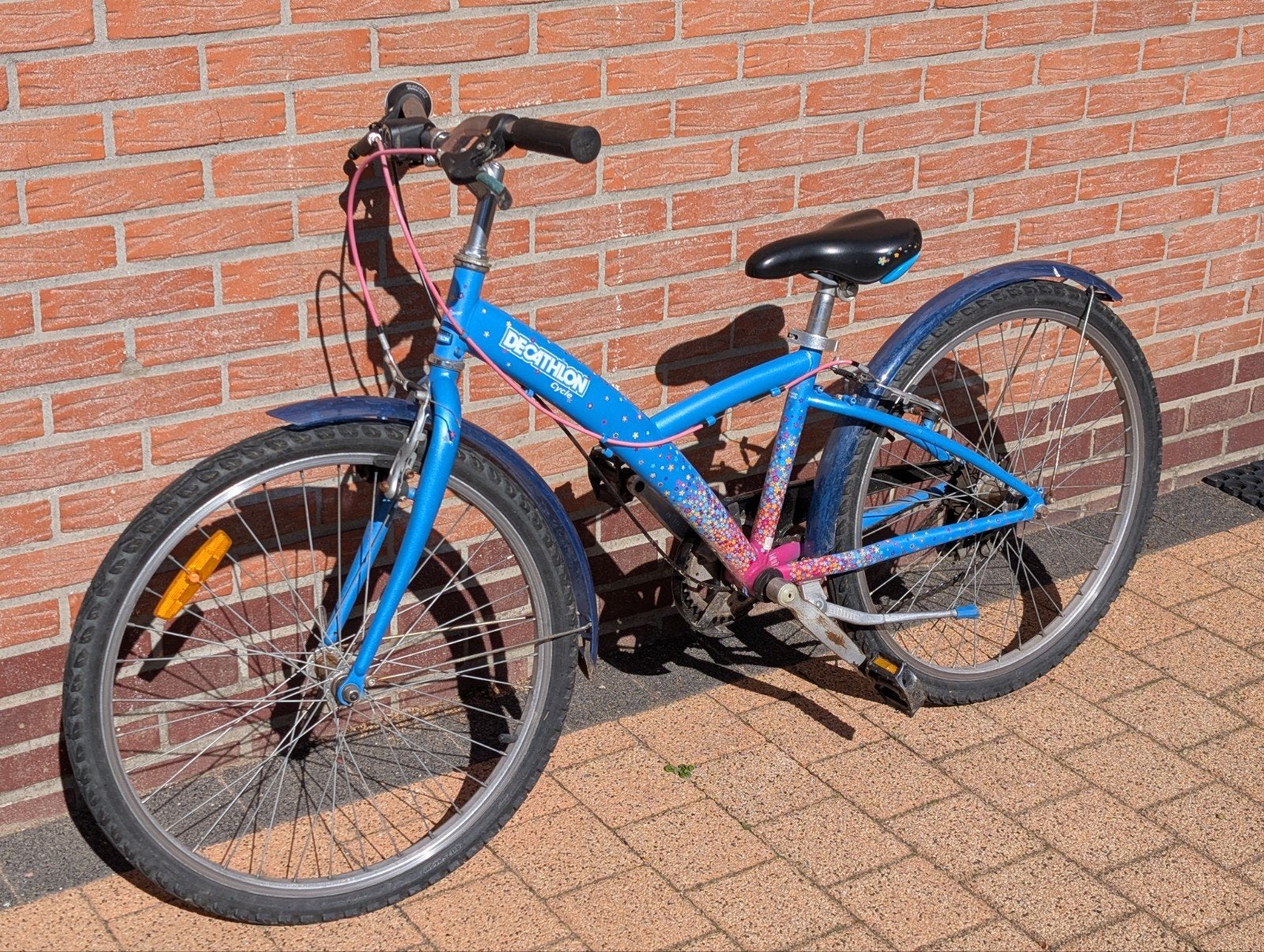 Kinderfiets 24 inch - klein defect, Ophalen, Gebruikt, 20 inch of meer, Decathlon