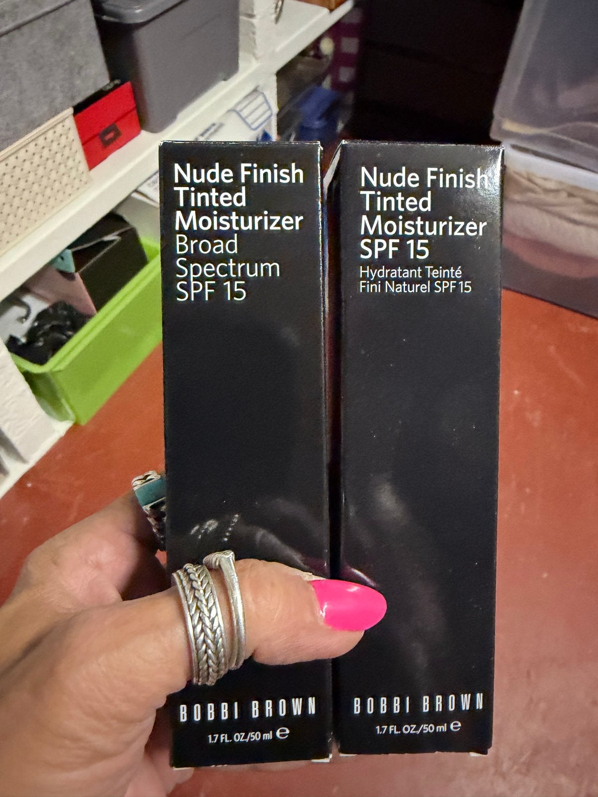 Bobbi Brown Nude Finish Tinted Moisturizer SPF 15, Bruin, Gehele gezicht, Nieuw, Ophalen of Verzenden