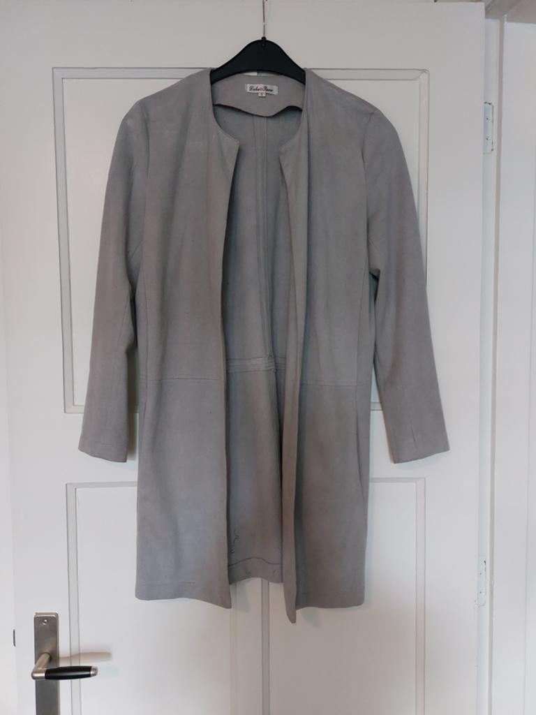 Suede achtig jas, Ophalen of Verzenden, Zo goed als nieuw, Maat 38/40 (M), Zwart