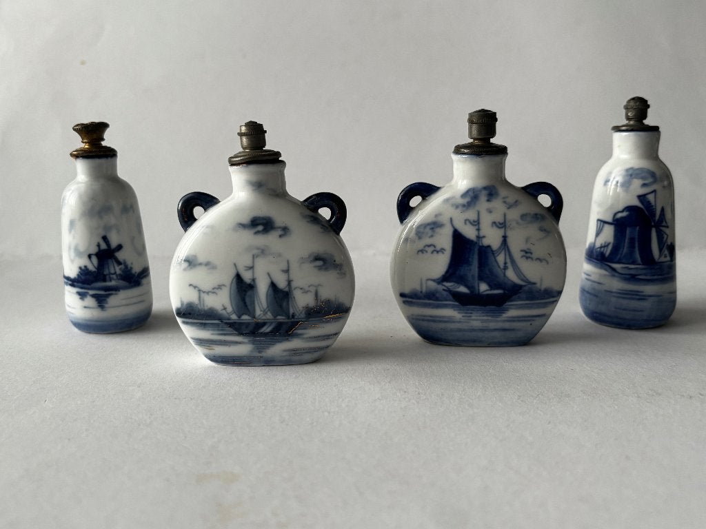4 Oude  "Delfts Blauwe " porseleinen flesjes bootjes, molens, Antiek en Kunst, Curiosa en Brocante, Verzenden