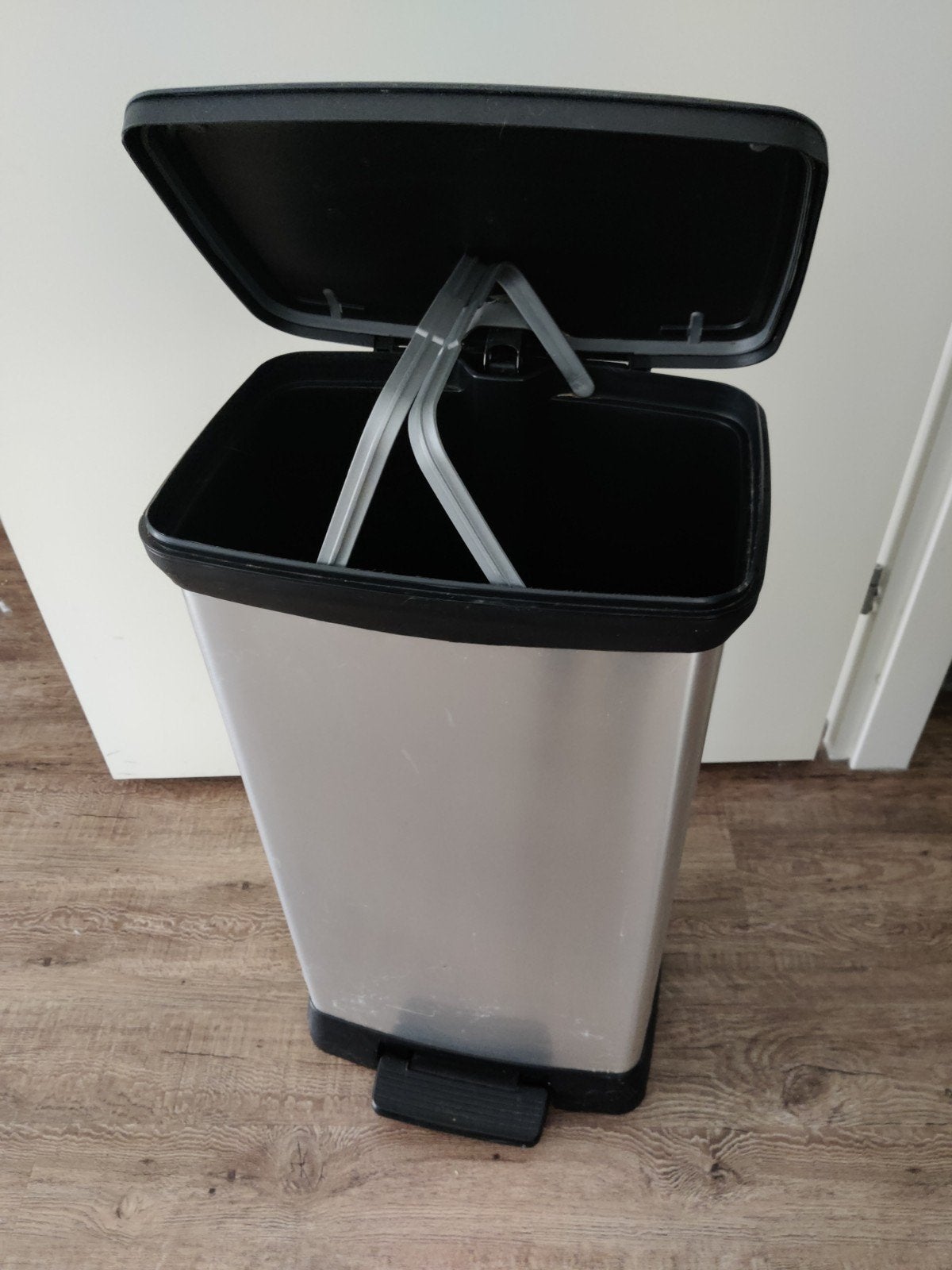 Curver prullenbak afvalbak met voet pedaal, Ophalen, 50 – 75, Kunststof, 40 liter of meer
