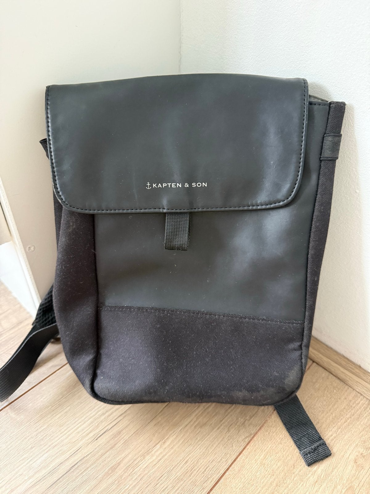Kapten & Son Kinderrugzak Zwart - 25x20 cm, Overige merken, Gebruikt, Minder dan 30 cm, 25 tot 40 cm