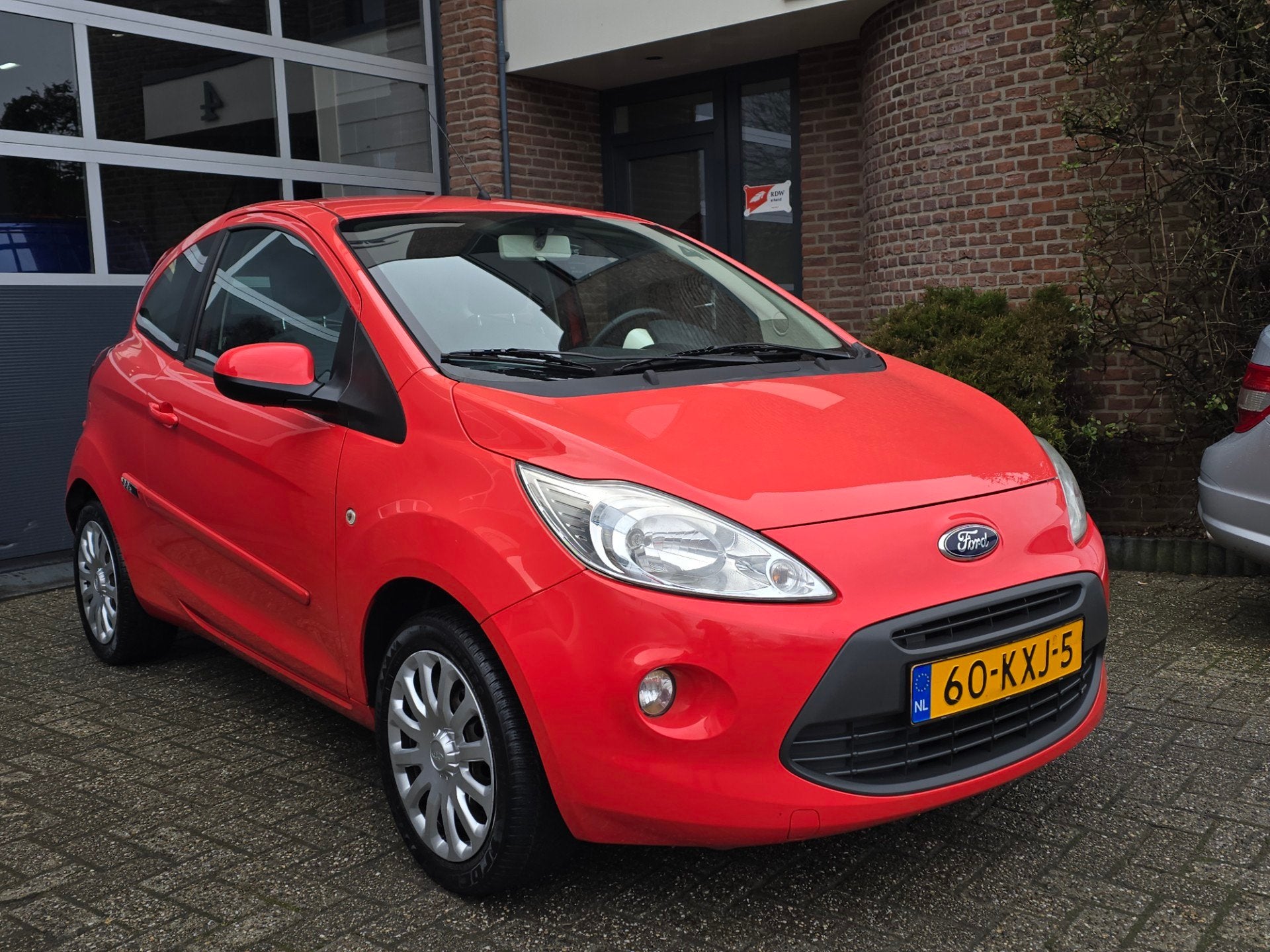 Ford Ka 1.2 Titanium Apk |Nap |Airco, Voorwielaandrijving, Gebruikt, 1242 cc, 4 cilinders