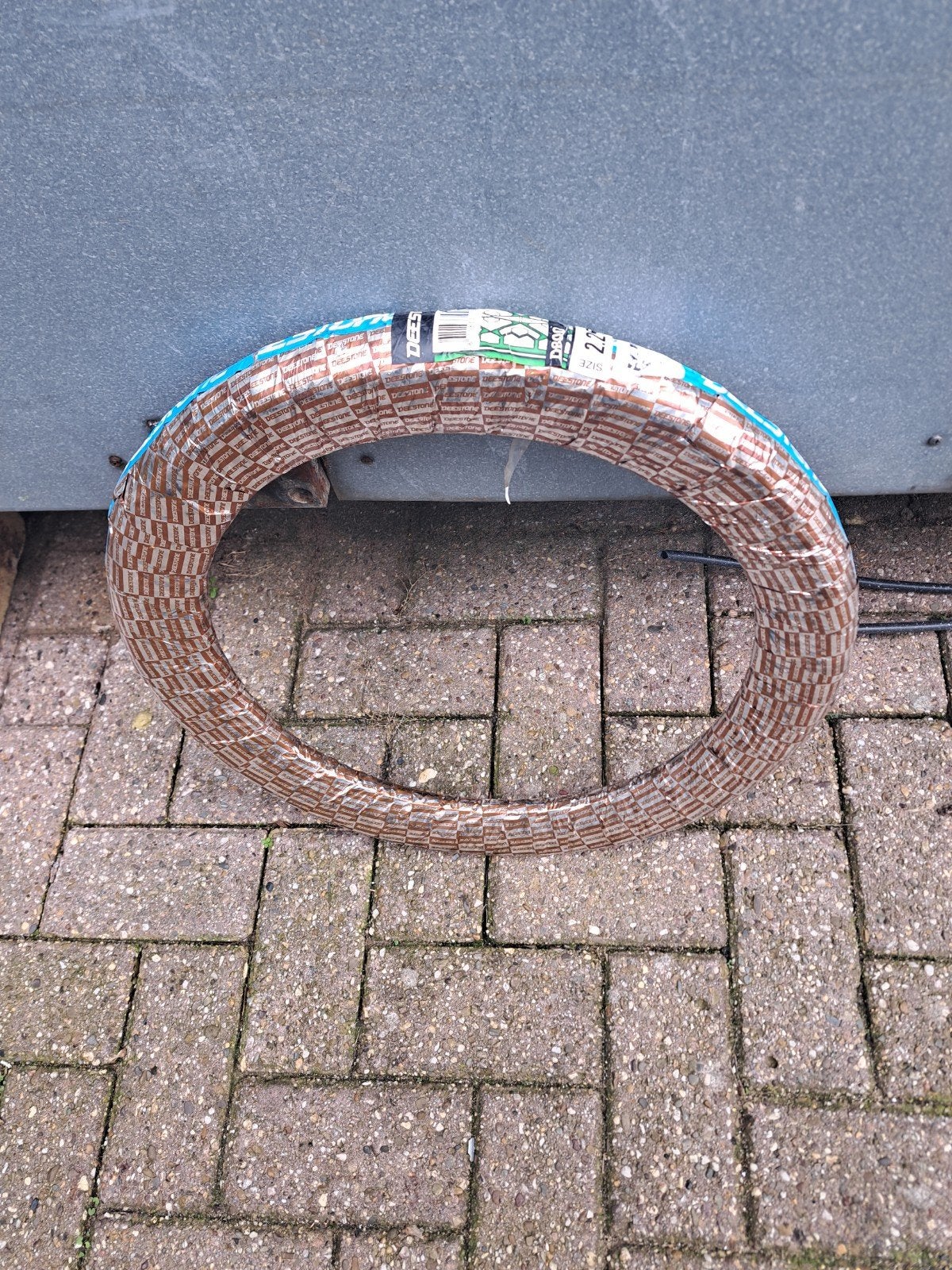 Nieuwe buitenband 16 inch voor Tomos, Puch, enz., Ophalen of Verzenden, Nieuw, Overige typen