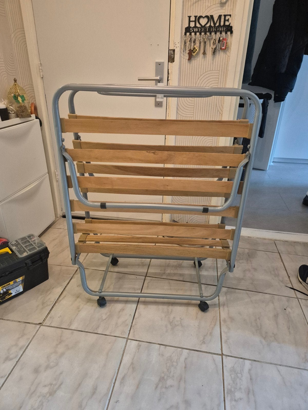 mooie logeer bed, Ophalen, Zo goed als nieuw, Droogmolen
