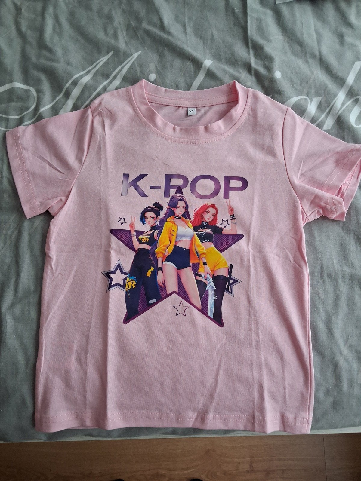K-Pop Demon Hunters T-shirt rose nieuw mt. 110/116, Ophalen of Verzenden, Nieuw, Meisje
