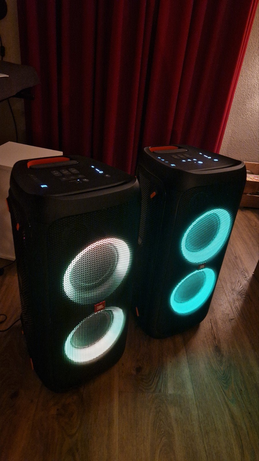 JBL PartyBox 310 verhuur In Enschede en omgeving, JBL, Inclusief kabels, Party speaker, Zo goed als nieuw
