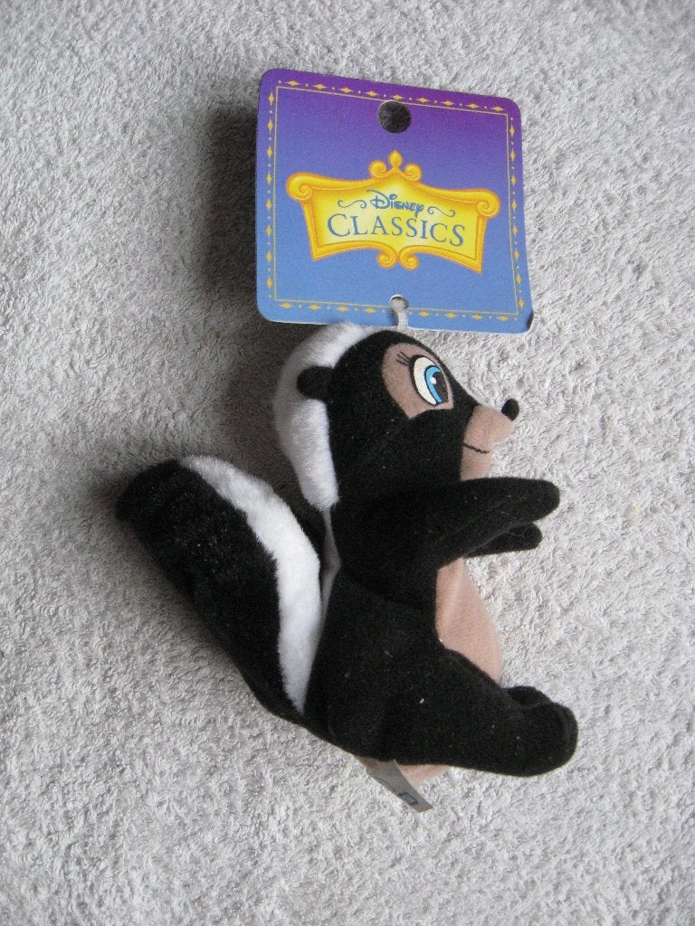 Stinkdier plushee + Simba straw hugger (beide van Disney), Verzamelen, Disney, Ophalen of Verzenden, Leeuwenkoning of Jungle Boek