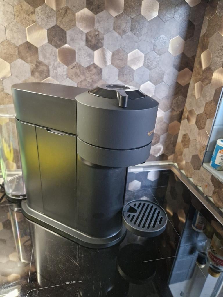 Nespresso Vertuo Next koffiemachine. Perfecte koffie!, Ophalen, Koffiemachine, Zo goed als nieuw, 1 kopje