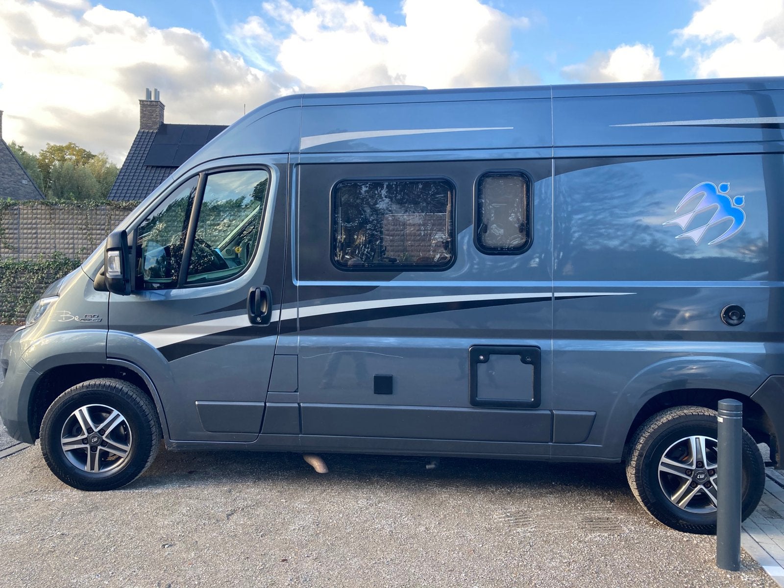 Camperbus Knaus R07, Caravans en Kamperen, Schokbreker, Tot en met 2, Treinzit, Dwarsbed