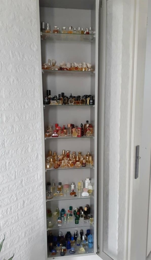 Parfum Miniaturen Verzameling, Ophalen of Verzenden, Zo goed als nieuw, Miniatuur, Gevuld