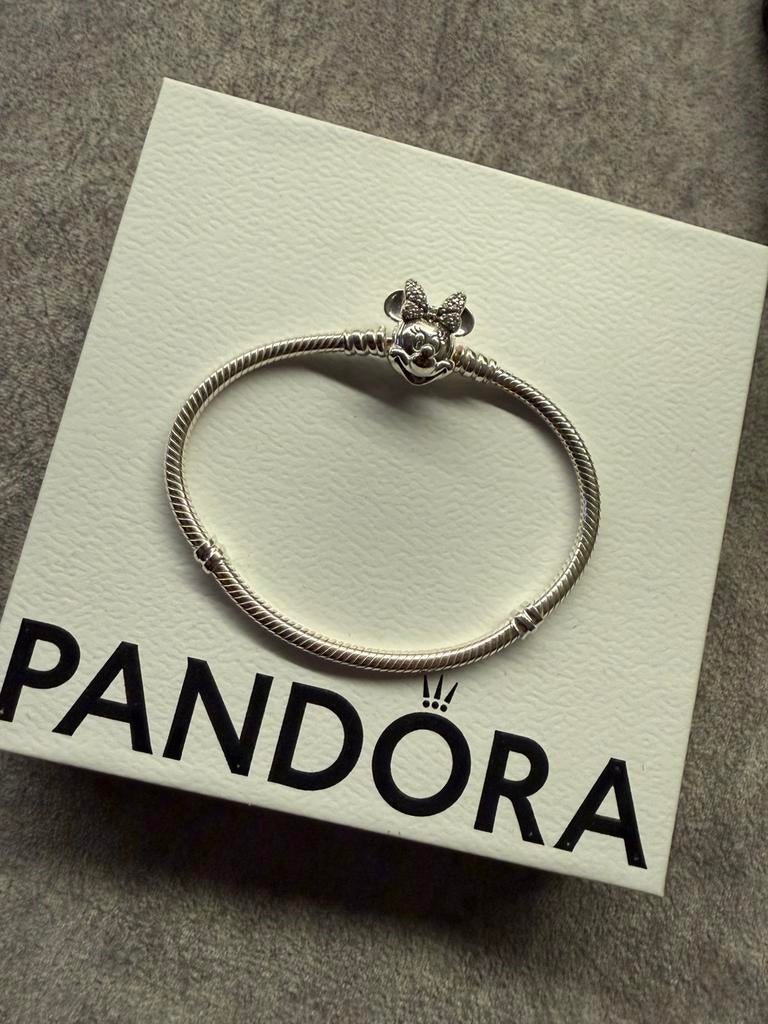 Disney Minnie Mouse Pandora armband NIEUW, Pandora, Nieuw, Ophalen of Verzenden, 1 bedel