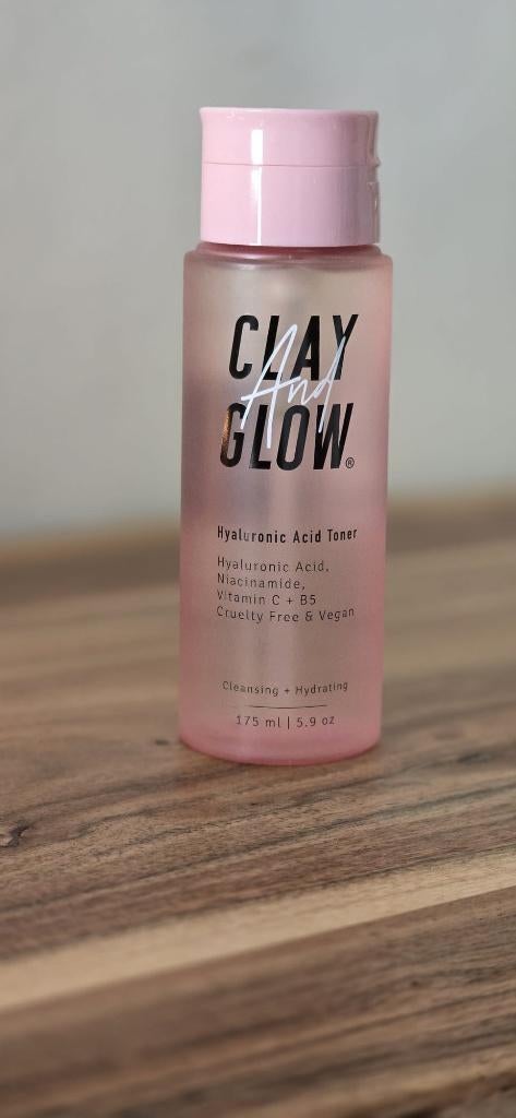 Clay & Glow Hyaluronic Acid Cleanser 175 ml, Verzenden, Nieuw, Gehele gezicht, Reiniging