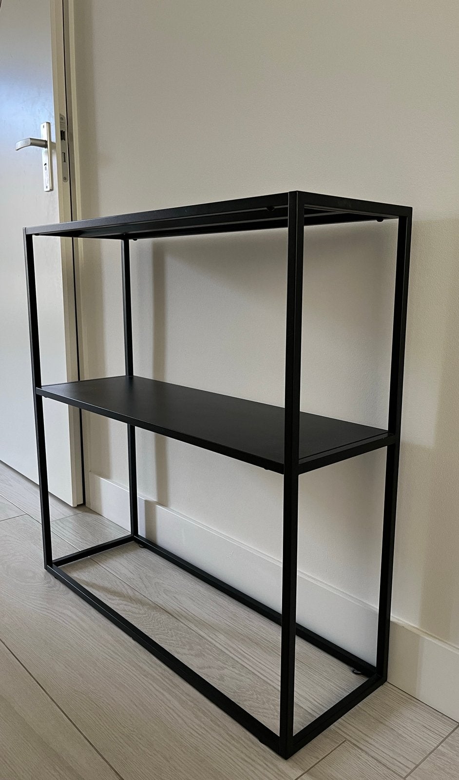 Zwart metalen tafel bijzettafel, Ophalen, Zo goed als nieuw, Rond