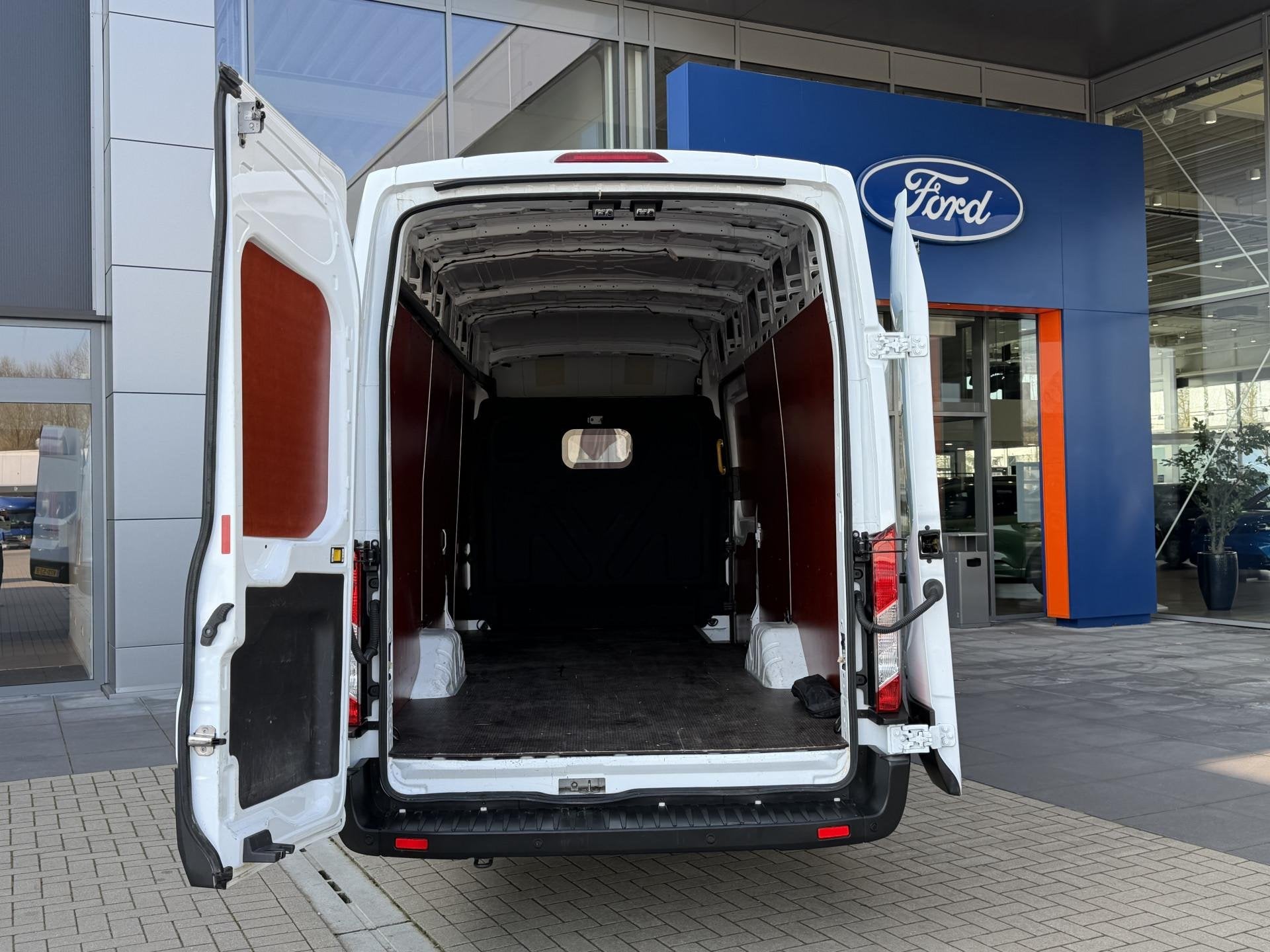 Ford Transit 350 2.0 TDCI L4H3 Trend RWD | Cruise Control |, Voorwielaandrijving, Stof, 4 cilinders, Wit