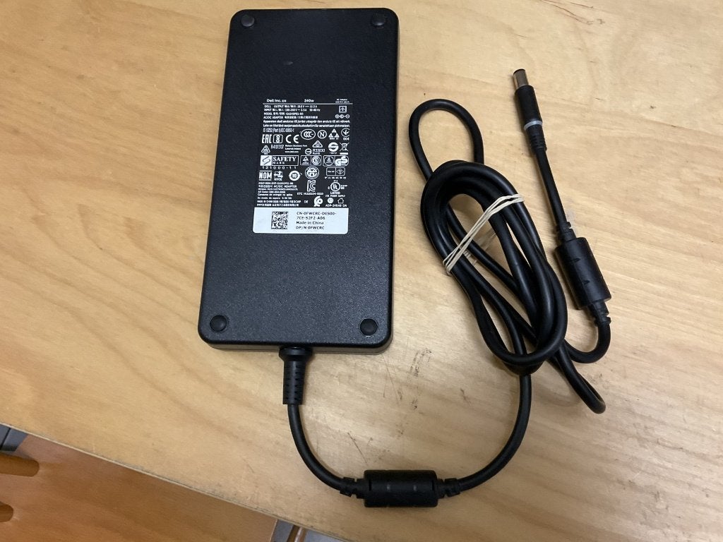 240 Watt Dell netadapter met snoer zo goed als nieuw, Ophalen, Zo goed als nieuw, Dell.