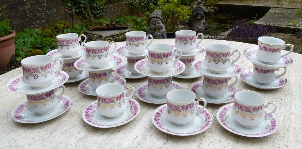 Super High Tea Set Roze Rozen Kopjes en Schotels met Goud, Overige merken, Vintage, Nieuw, Ophalen of Verzenden