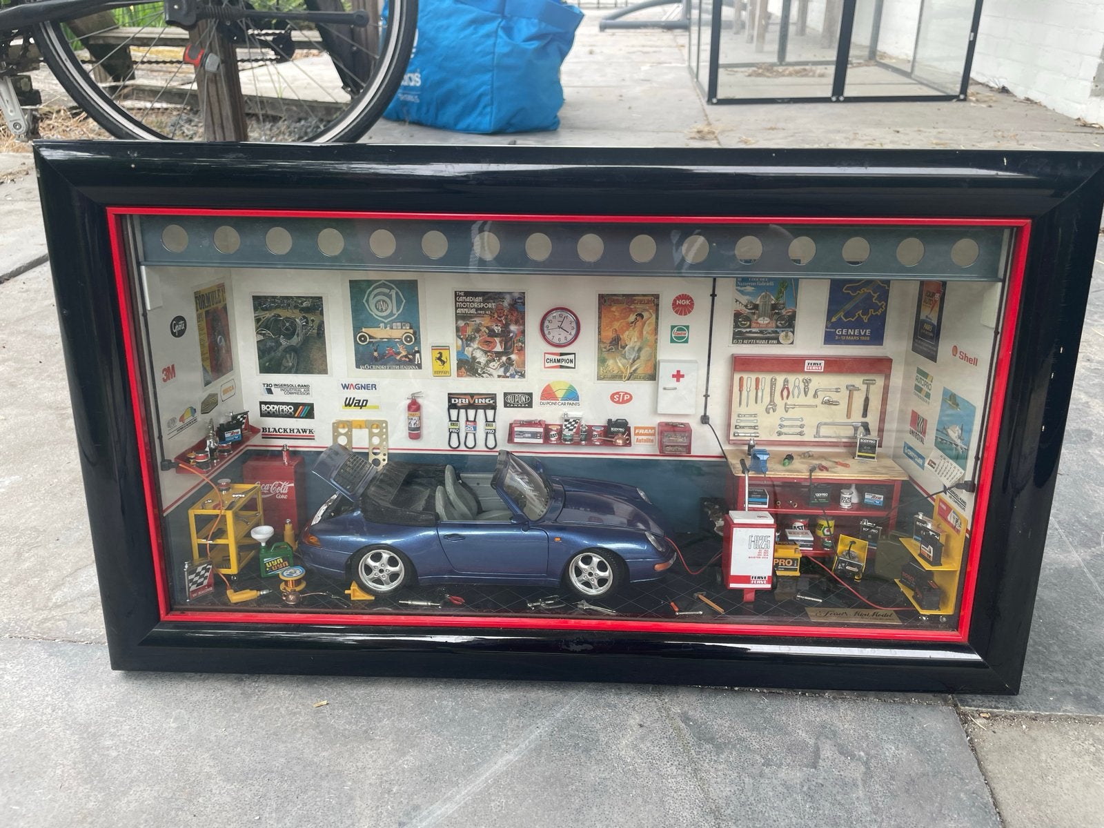 Porsche 911 Carrera Cabriolet (1994) Diorama, Auto, 1:32 tot 1:50, Zo goed als nieuw, Ophalen