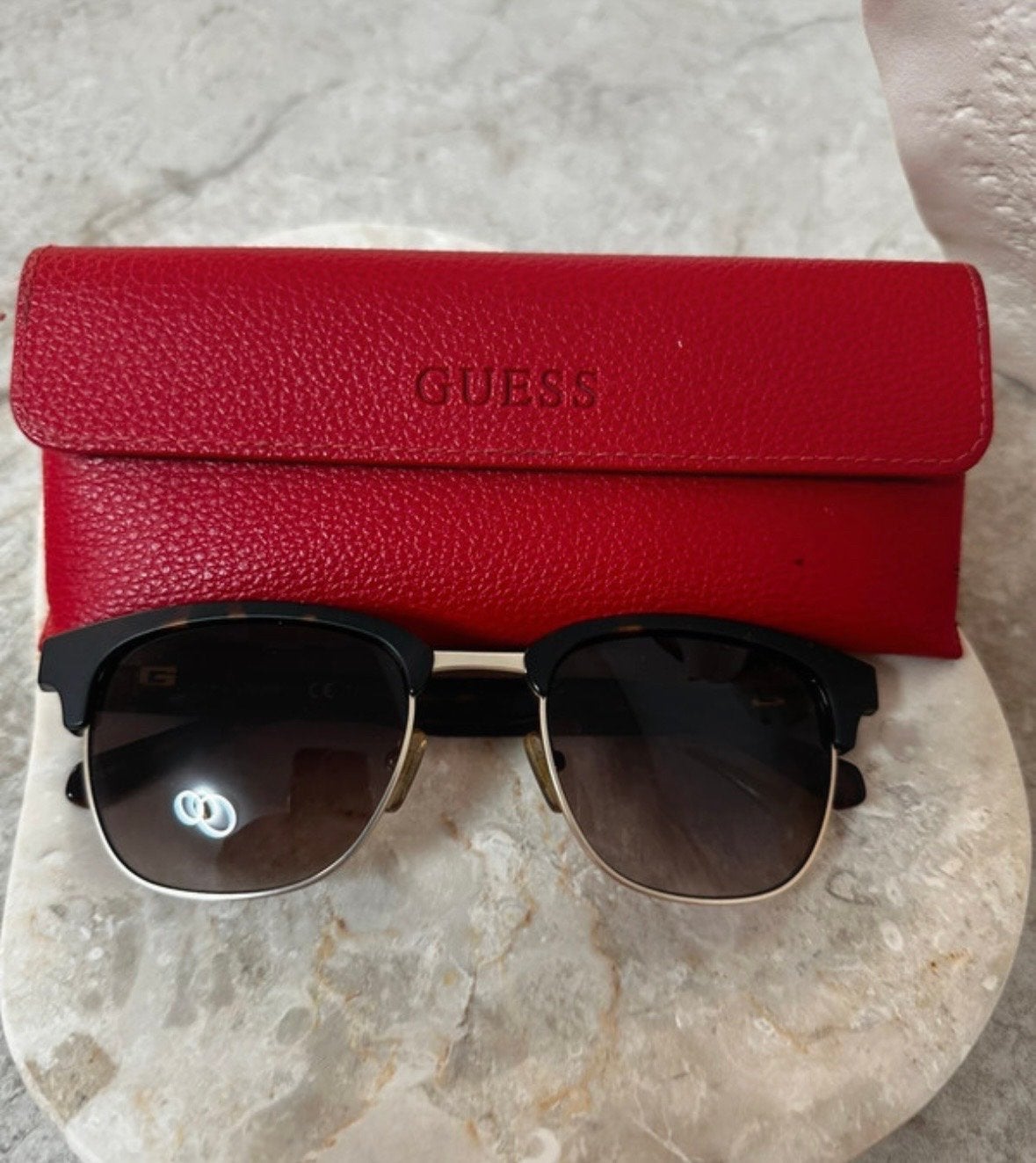 Guess Zonnebril GU6895 52F - Zo goed als nieuw, Sieraden, Tassen en Uiterlijk, Overige merken, Zonnebril, Bruin, Ophalen of Verzenden