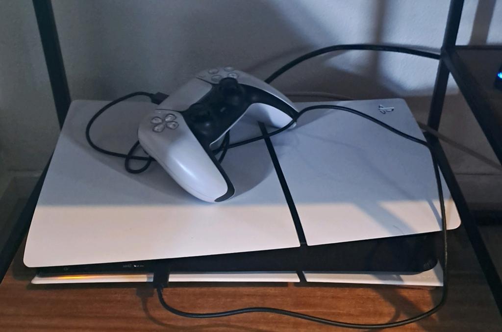 playstation 5 digitaal + 2 controllers, Ophalen, Zo goed als nieuw