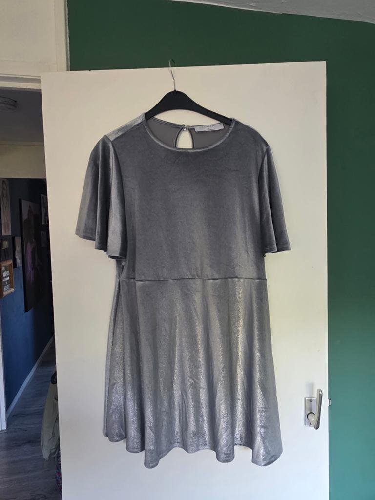 Mooie zilveren glitter jurk - Primark XL, Kleding | Dames, Primark, Maat 46/48 (XL) of groter, Ophalen of Verzenden, Zo goed als nieuw